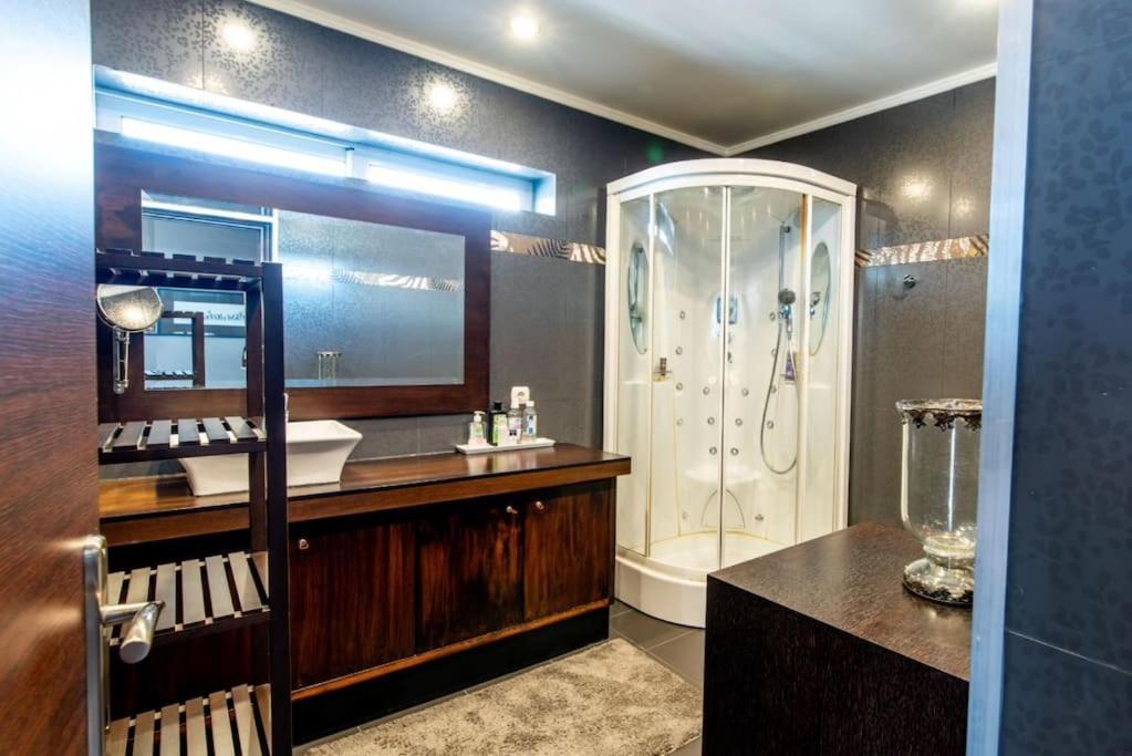 Luxury Loft By Boy Apartman Pátra Kültér fotó